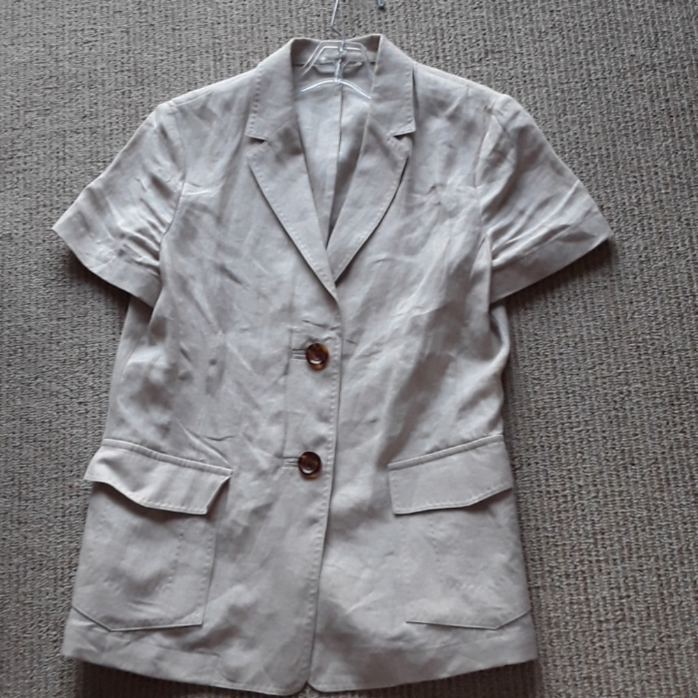 Made in Italy 100% linen. NWT